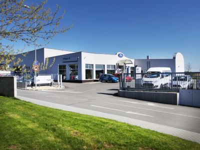 Stavby občanské vybavenosti - autosalón Ford Fopo, Pelhřimov