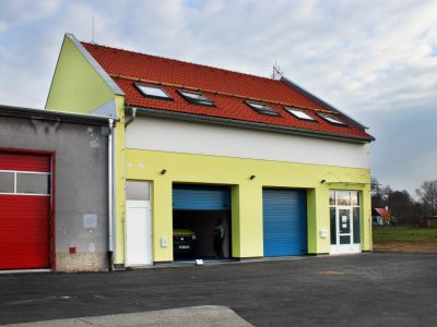 Referenční stavby - stavby pro obchod a služby, stavby polyfunkční, zdravotnické, školy, tělocvičny, domy s pečovatelskou službou...